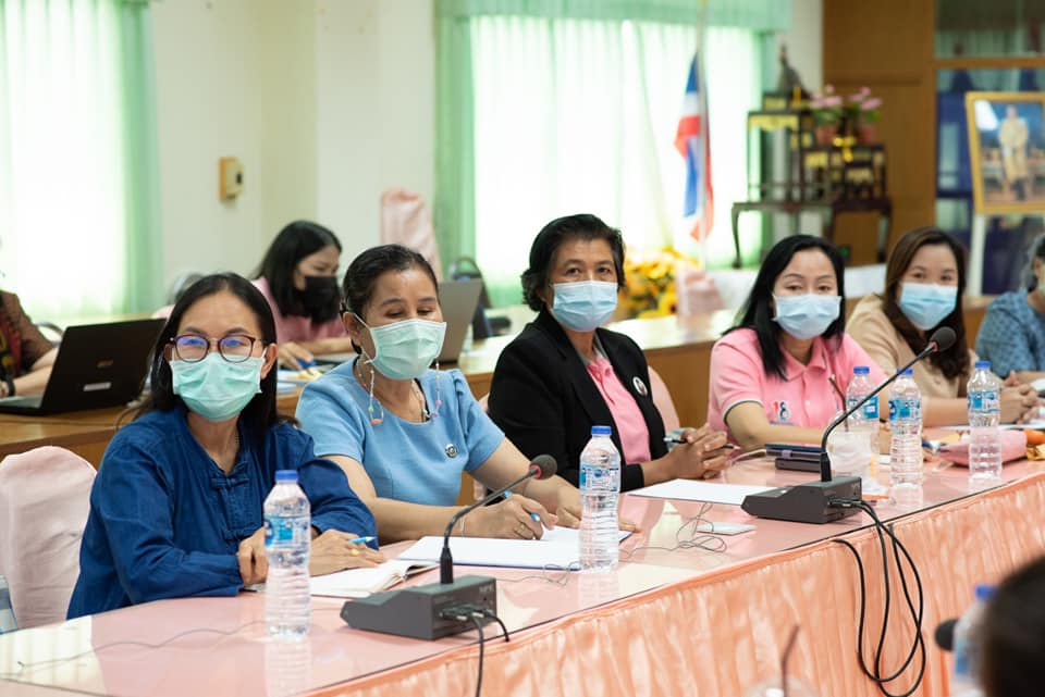 พช.มหาสารคาม ร่วมประชุมเพื่อซักซ้อมความเข้าใจการดำเนินงานโครงการพัฒนาพื้นที่ต้นแบบการพัฒนาคุณภาพชีวิตตามหลักทฤษฎีใหม่ ประยุกต์สู่ “โคก หนอง นา โมเดล” ผ่านระบบวีดิทัศน์ทางไกล (Video Conference)