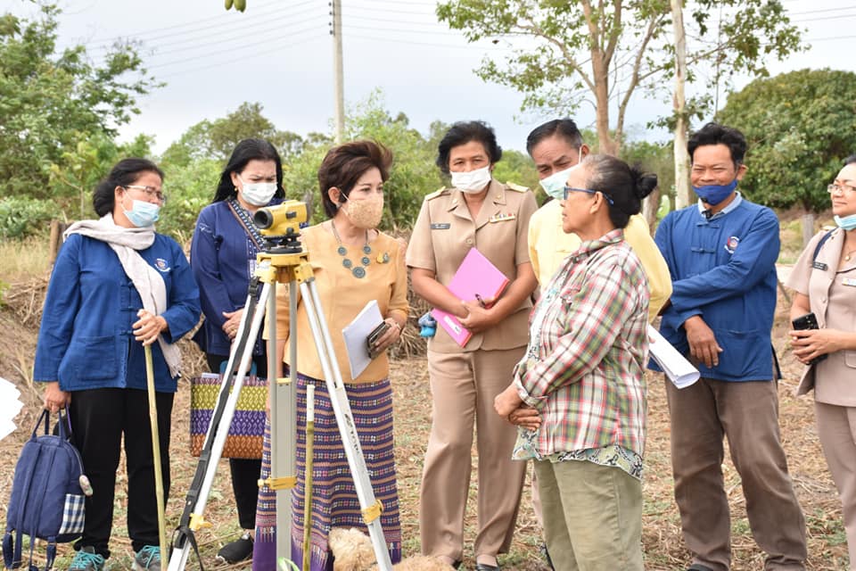 ผู้ตรวจราชการกรมการพัฒนาชุมชน ลงพื้นที่ตรวจติดตามการดำเนินงานโครงการพัฒนาพื้นที่ต้นแบบการพัฒนาคุณภาพชีวิต ตามหลักทฤษฎีใหม่ ประยุกต์สู่ “โคก หนอง นา พช.” พื้นที่อำเภอกันทรวิชัย จังหวัดมหาสารคาม
