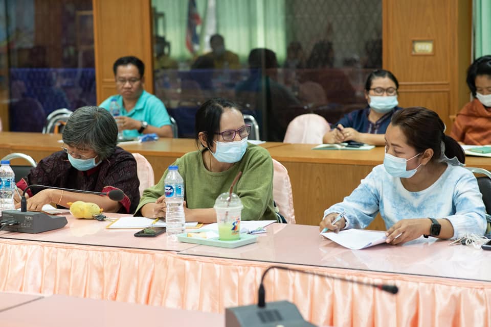 พช.มหาสารคาม ร่วมประชุมเพื่อซักซ้อมความเข้าใจการดำเนินงานโครงการพัฒนาพื้นที่ต้นแบบการพัฒนาคุณภาพชีวิตตามหลักทฤษฎีใหม่ ประยุกต์สู่ “โคก หนอง นา โมเดล” ผ่านระบบวีดิทัศน์ทางไกล (Video Conference)