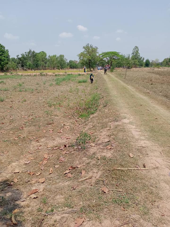 บูรณาการ​งานสำเร็จ​  อำเภอนาดูนผนึกกำลัง​ นพต.​/ทีมช่าง​ วัดพื้นที่กำหนดแนวตามแบบ​”โคก​ หนอง​ นา​ โมเดล”