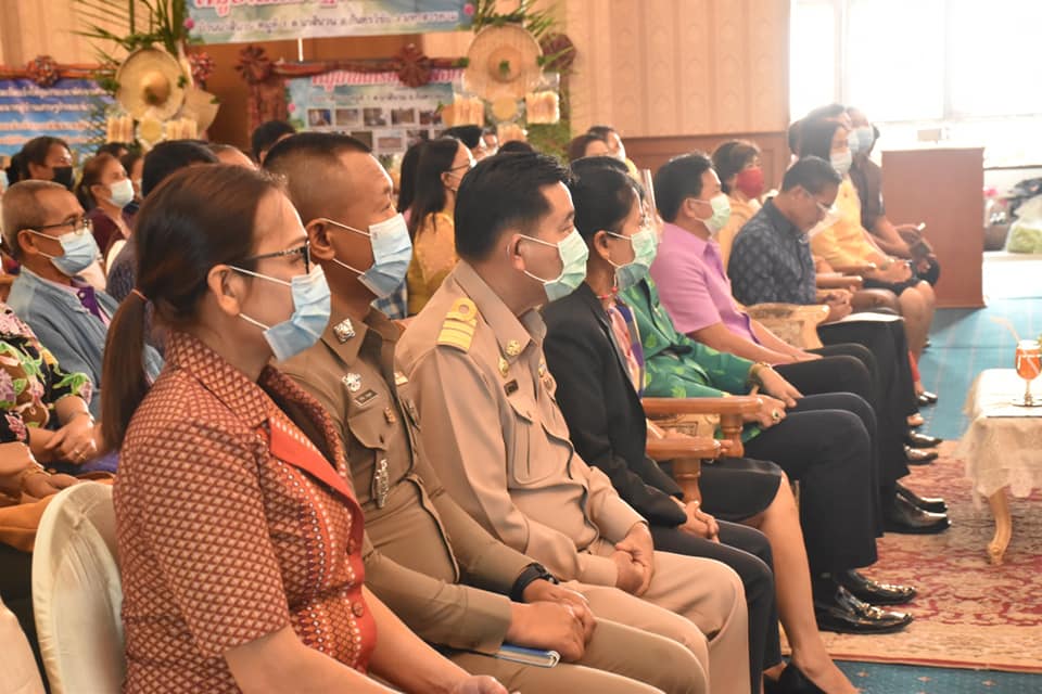 จังหวัดมหาสารคาม จัดกิจกรรม “มหกรรมผลสำเร็จการพัฒนาหมู่บ้านเศรษฐกิจพอเพียงต้นแบบ” มุ่งเสริมความเข้มแข็งให้ชุมชนและพัฒนาเศรษฐกิจฐานราก