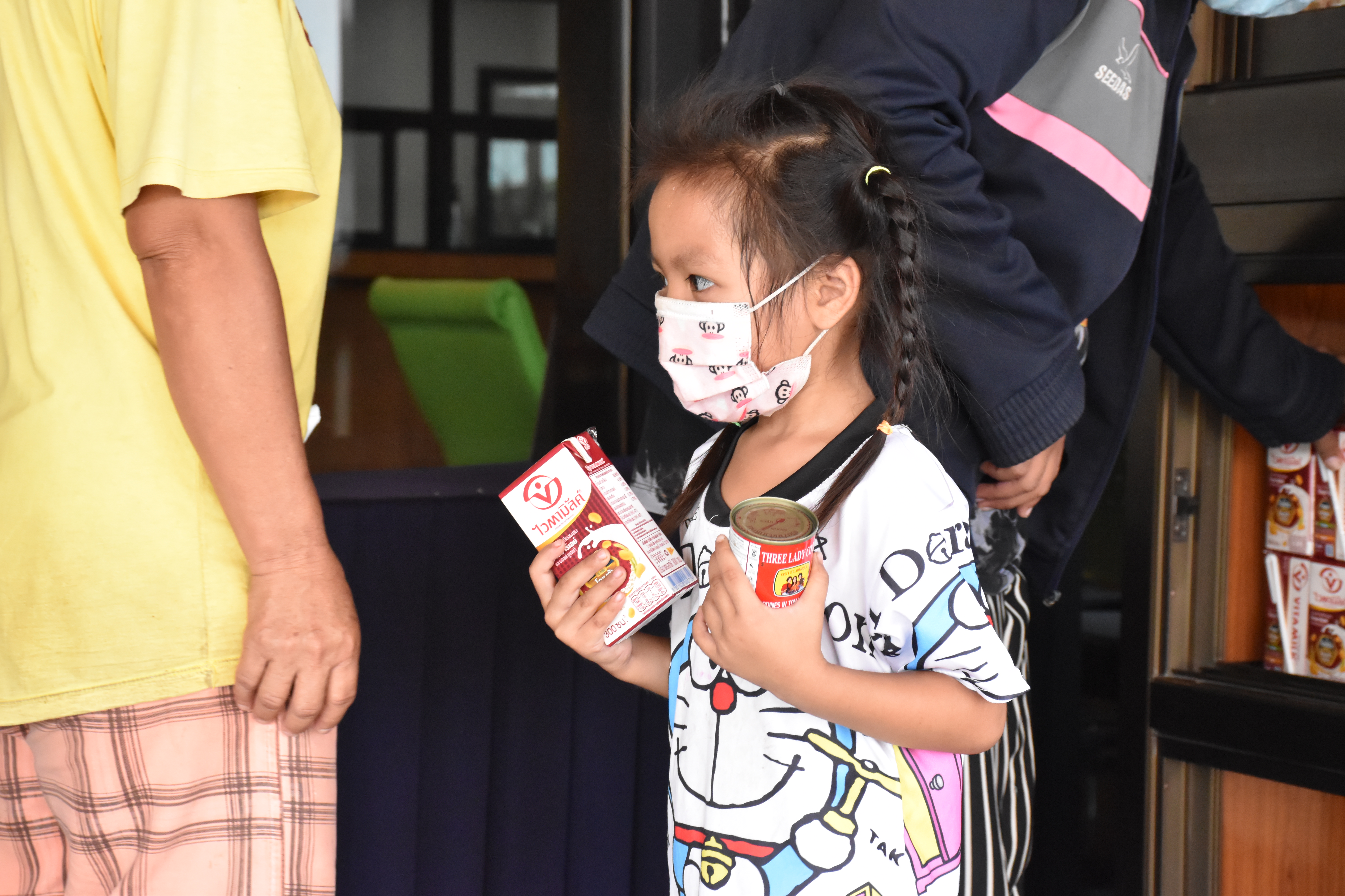 พช.มหาสารคาม ร่วมแบ่งปันเครื่องอุปโภค-บริโภค “ตู้ปันสุข ร่วมสร้างความงดงามที่ยิ่งใหญ่ สุขใจที่ได้ทำ” เพื่อช่วยเหลือพี่น้องประชาชน ที่ได้รับผลกระทบจากโควิด-19