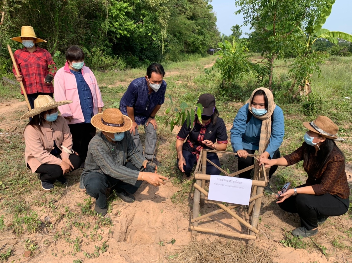 พช.มหาสารคาม​ พร้อมใจจัดกิจกรรมโครงการปลูกต้นไม้และ ปลูกป่าเฉลิมพระเกียรติ เนื่องในโอกาสมหามงคลพระราชพิธีบรมราชาภิเษก ภายใต้ชื่อ “รวมใจไทย ปลูกต้นไม้เพื่อแผ่นดิน” สืบสานสู่ ๑๐๐ ล้านต้น เนื่องในวันต้นไม้ประจำปีของชาติ