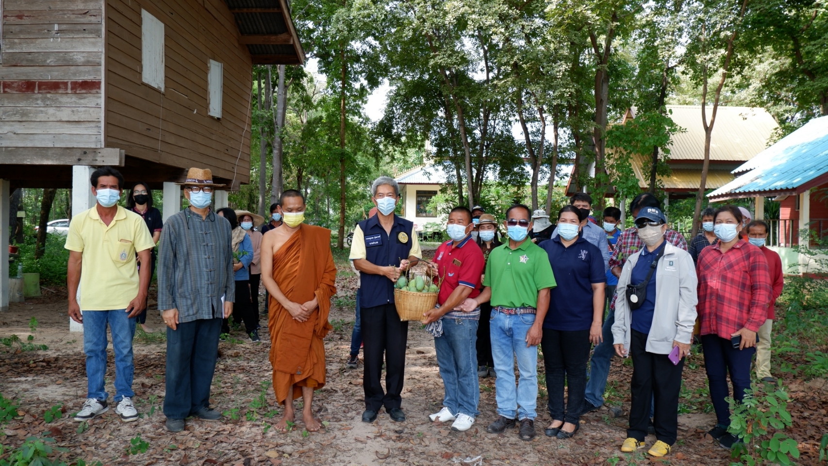 พช.มหาสารคาม​ พร้อมใจจัดกิจกรรมโครงการปลูกต้นไม้และ ปลูกป่าเฉลิมพระเกียรติ เนื่องในโอกาสมหามงคลพระราชพิธีบรมราชาภิเษก ภายใต้ชื่อ “รวมใจไทย ปลูกต้นไม้เพื่อแผ่นดิน” สืบสานสู่ ๑๐๐ ล้านต้น เนื่องในวันต้นไม้ประจำปีของชาติ