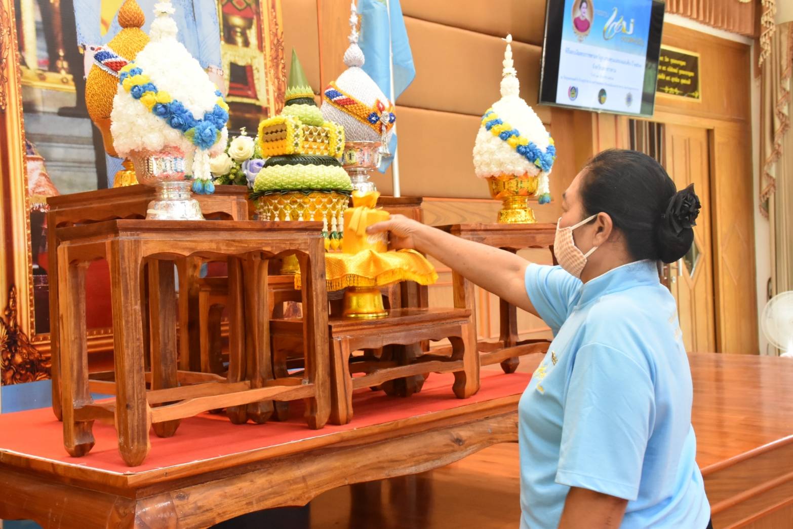 พช.มหาสารคาม ประกอบพิธีมอบเงินพระราชทานขวัญถุงหมู่บ้าน/ชุมชนต้นกล้ากองทุนแม่ของแผ่นดิน ปี ๒๕๖๓