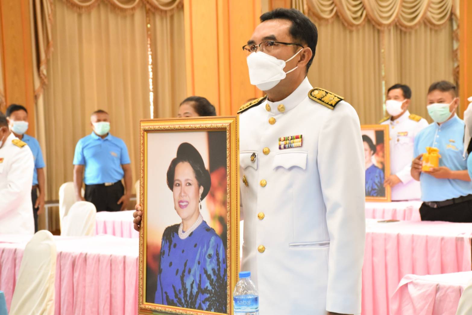 พช.มหาสารคาม ประกอบพิธีมอบเงินพระราชทานขวัญถุงหมู่บ้าน/ชุมชนต้นกล้ากองทุนแม่ของแผ่นดิน ปี ๒๕๖๓