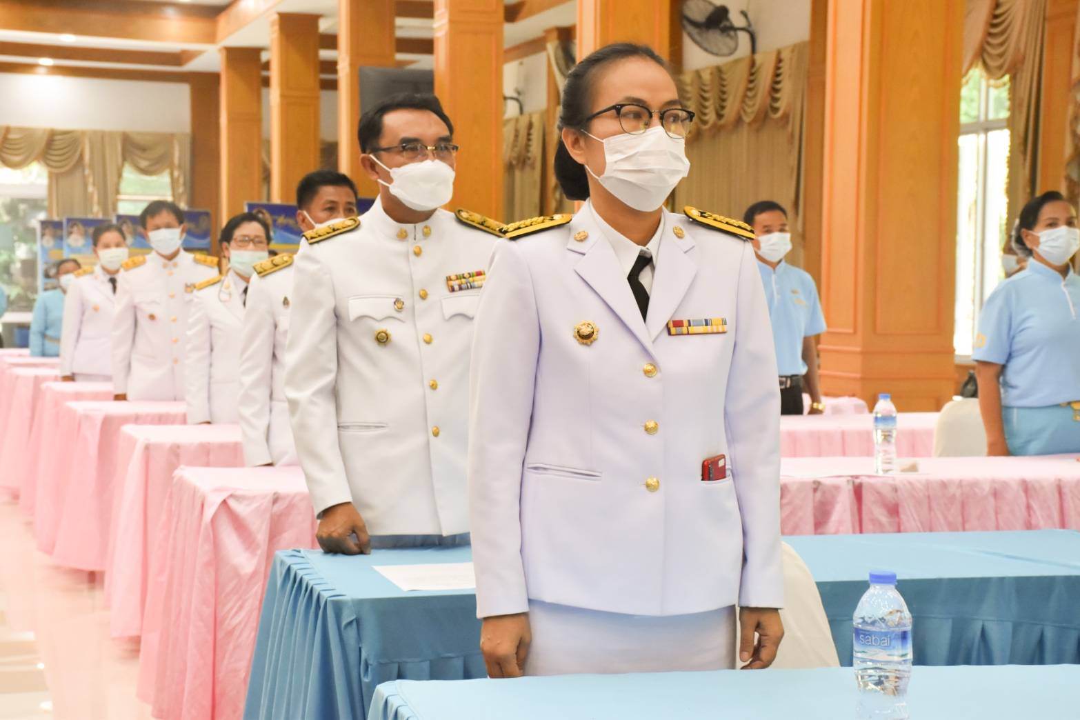 พช.มหาสารคาม ประกอบพิธีมอบเงินพระราชทานขวัญถุงหมู่บ้าน/ชุมชนต้นกล้ากองทุนแม่ของแผ่นดิน ปี ๒๕๖๓
