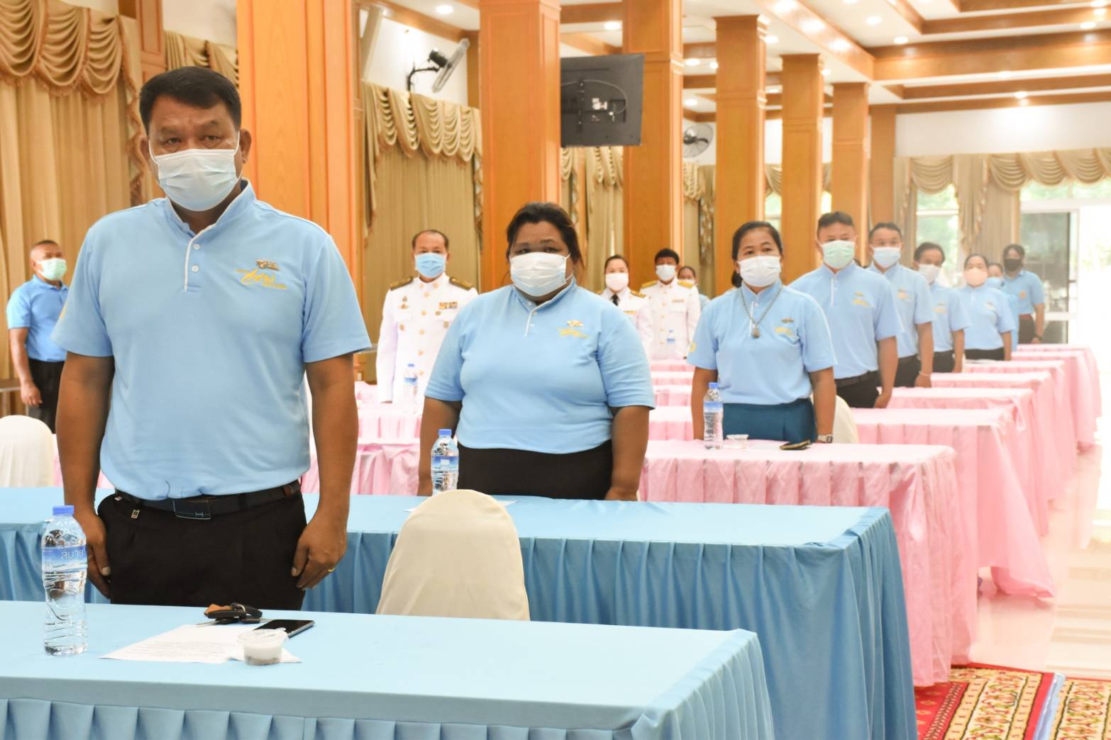 พช.มหาสารคาม ประกอบพิธีมอบเงินพระราชทานขวัญถุงหมู่บ้าน/ชุมชนต้นกล้ากองทุนแม่ของแผ่นดิน ปี ๒๕๖๓