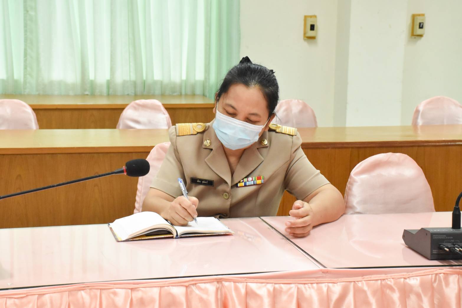 พช.มหาสารคาม ร่วมรับมอบนโยบายจากการประชุมกรมการพัฒนาชุมชน ผ่านระบบวีดีทัศน์ทางไกล(Video Conference)