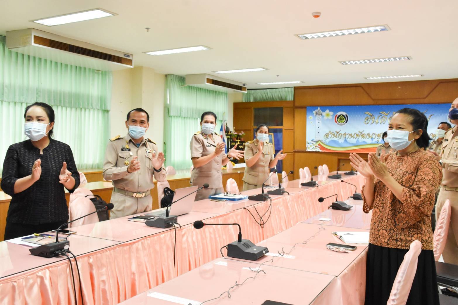 พช.มหาสารคาม ร่วมรับมอบนโยบายจากการประชุมกรมการพัฒนาชุมชน ผ่านระบบวีดีทัศน์ทางไกล(Video Conference)