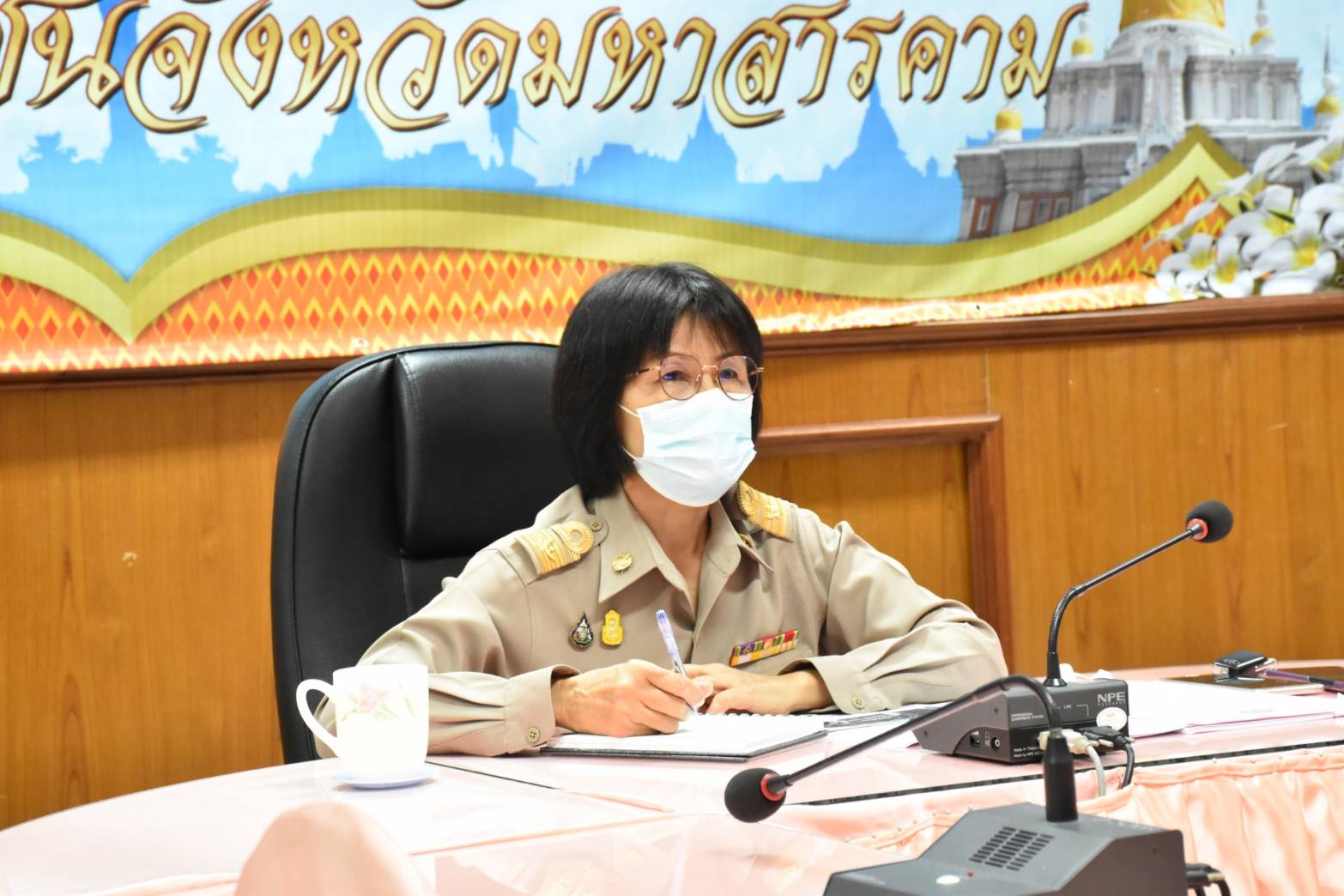 พช.มหาสารคาม ร่วมรับมอบนโยบายจากการประชุมกรมการพัฒนาชุมชน ผ่านระบบวีดีทัศน์ทางไกล(Video Conference)