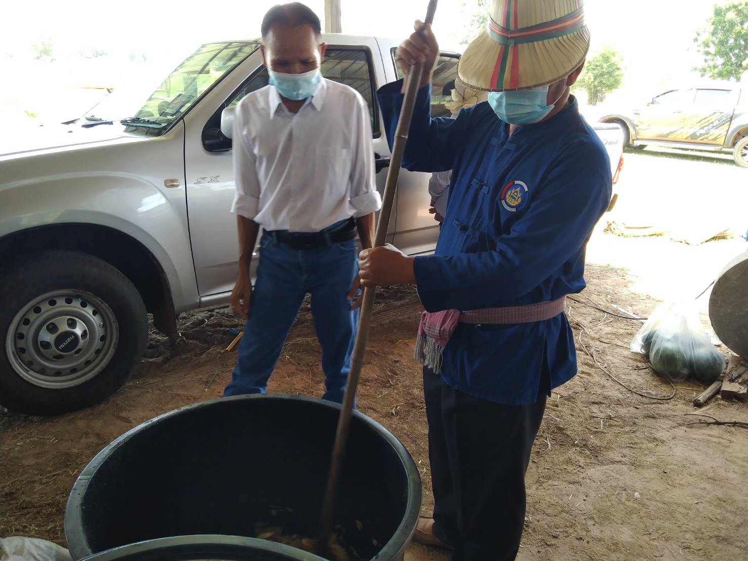 สพอ.วาปีปทุม จ.มหาสารคาม จับมือครัวเรือนต้นแบบ “โคก หนอง นา พช.” ร่วม “เอามื้อสามัคคี” พัฒนาพื้นที่สู่ความมั่นคงทางอาหาร