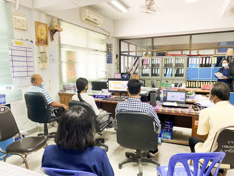 พช.มหาสารคาม ร่วมประชุมสร้างความเข้าใจกระบวนงาน การจัดซื้อ/จัดจ้าง โครงการ “โคก หนอง นา พช.” ผ่านระบบวีดิทัศน์ทางไกล (Video Conference)