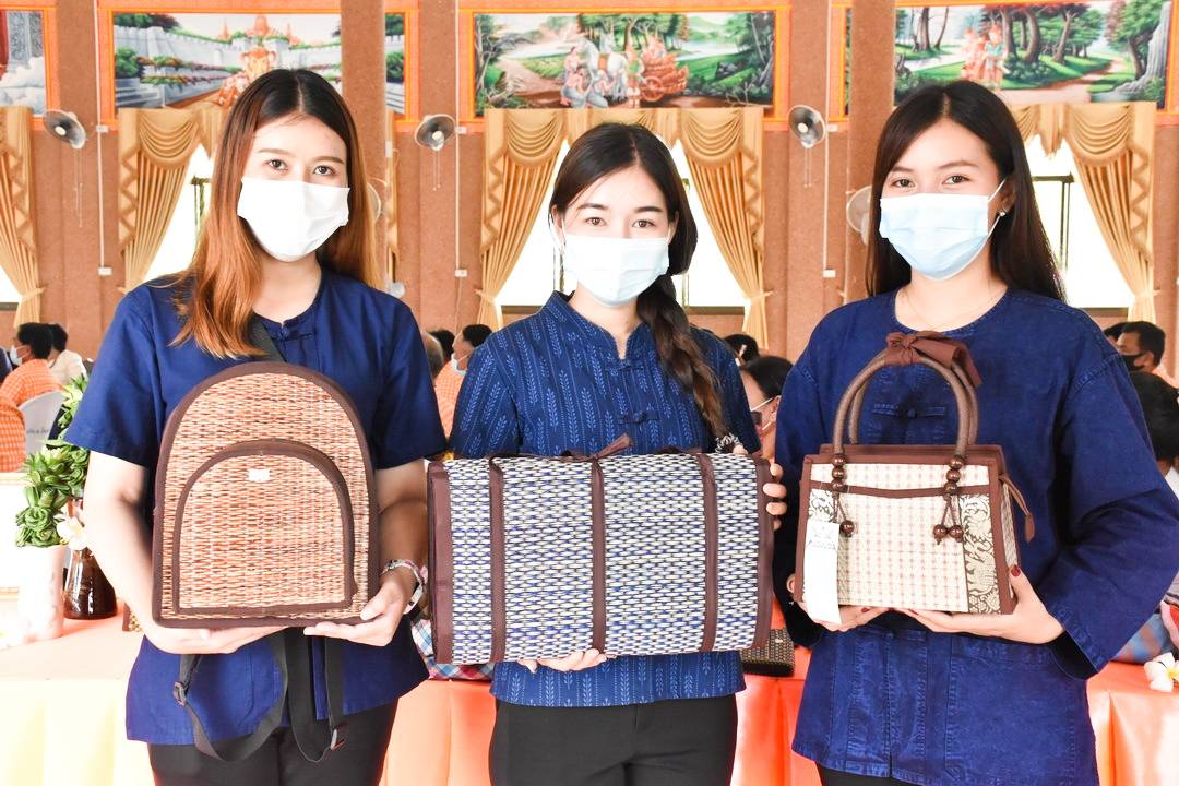 จังหวัดมหาสารคาม ลงพื้นที่ประกวดหมู่บ้านเศรษฐกิจพอเพียง “อยู่เย็น เป็นสุข” ดีเด่น ระดับจังหวัด ประจำปี 2564