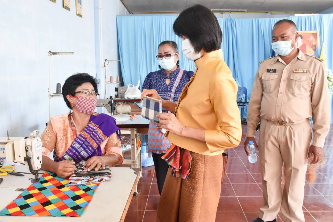 จังหวัดมหาสารคาม ลงพื้นที่ประกวดหมู่บ้านเศรษฐกิจพอเพียง “อยู่เย็น เป็นสุข” ดีเด่น ระดับจังหวัด ประจำปี 2564