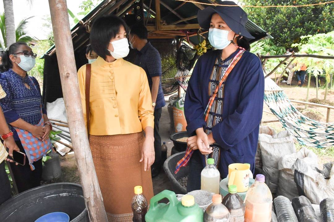 จังหวัดมหาสารคาม ลงพื้นที่ประกวดหมู่บ้านเศรษฐกิจพอเพียง “อยู่เย็น เป็นสุข” ดีเด่น ระดับจังหวัด ประจำปี 2564