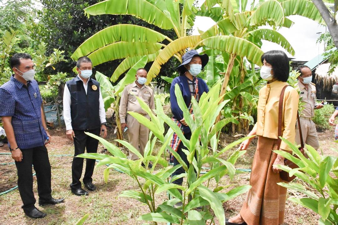 จังหวัดมหาสารคาม ลงพื้นที่ประกวดหมู่บ้านเศรษฐกิจพอเพียง “อยู่เย็น เป็นสุข” ดีเด่น ระดับจังหวัด ประจำปี 2564