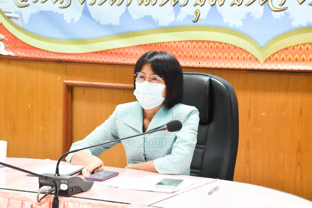 พช.มหาสารคาม ร่วมประชุมหารือ และรับฟังแนวทางการดำเนินงานโครงการพัฒนาพื้นที่ต้นแบบ “โคก หนองนา พช.” ผ่านระบบออนไลน์ Zoom