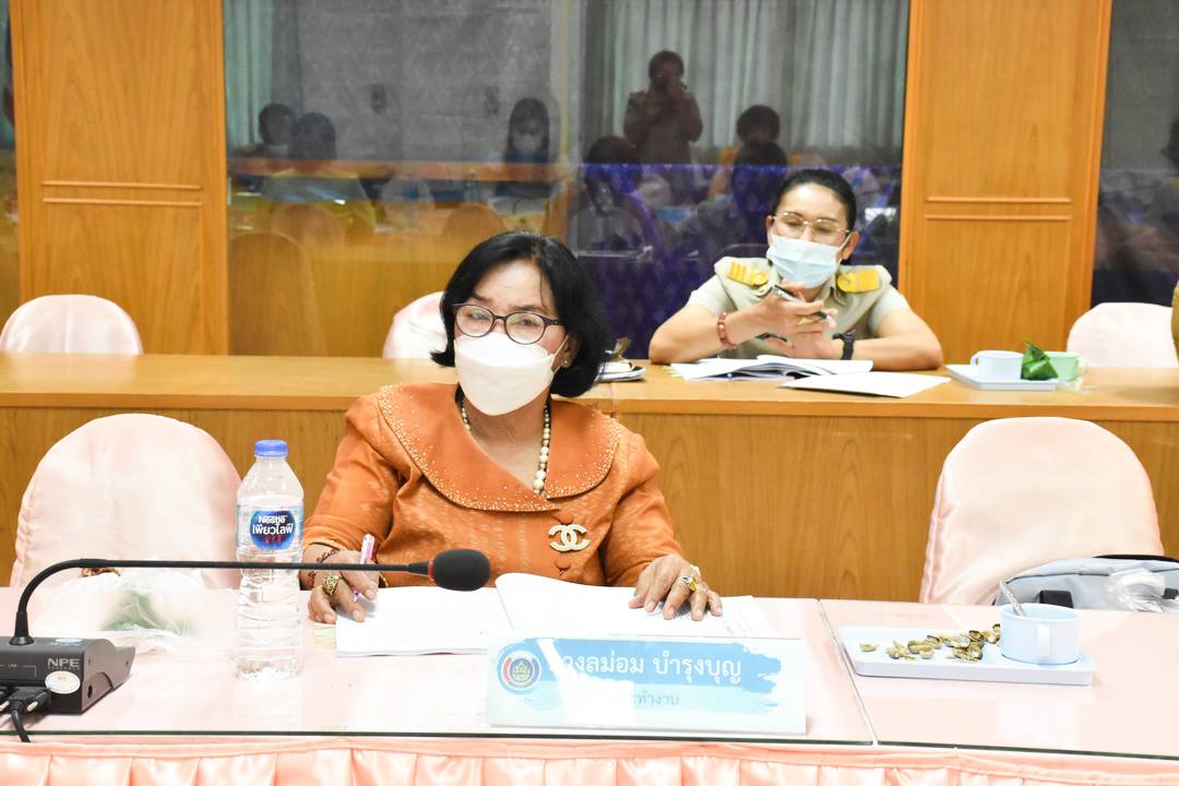 คณะทำงานขับเคลื่อนกองทุนพัฒนาบทบาทสตรีจังหวัดมหาสารคาม ประชุมพิจารณาอนุมัติโครงการฯ หวังอุ้มกลุ่มสตรีต่อยอดอาชีพสร้างรายได้ ฝ่าวิกฤต Covid-19