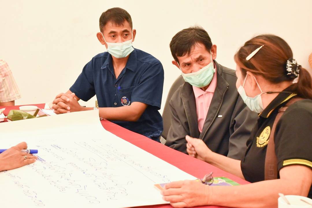 จังหวัดมหาสารคาม จัดกิจกรรมประชุมเชิงปฏิบัติการคณะกรรมการบริหารตลาดและเจ้าหน้าที่พัฒนาชุมชนที่เกี่ยวข้อง ภายใต้โครงการตลาดนัดคนไทยยิ้มได้