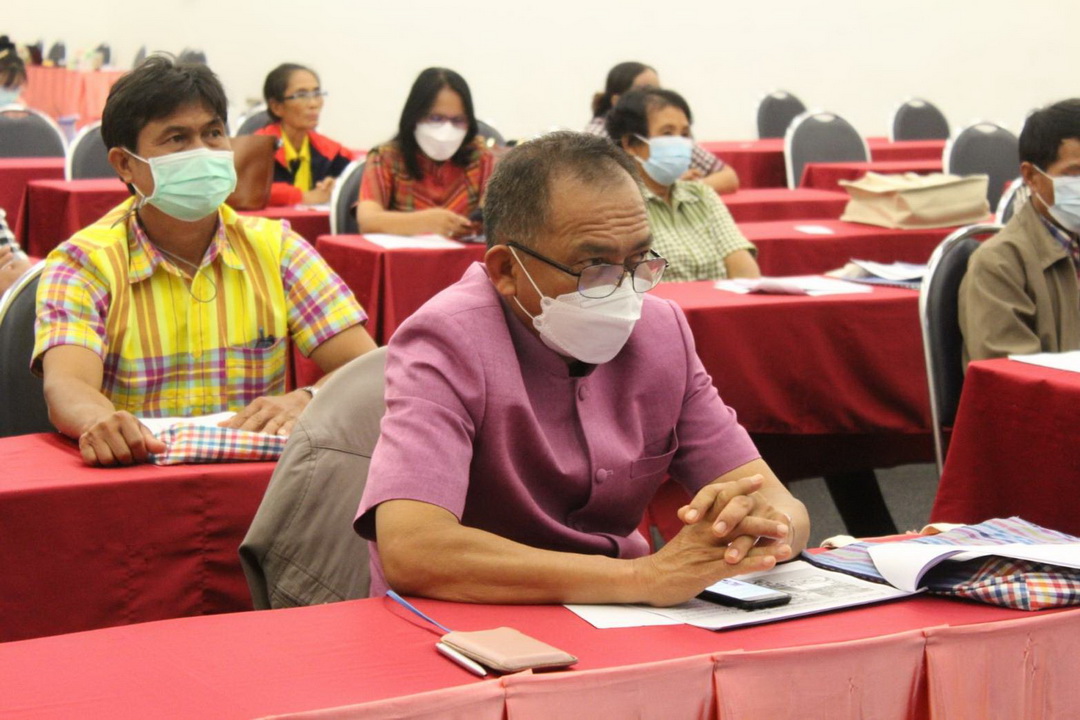 พช.มหาสารคาม จัดกิจกรรมประชุมเชิงปฏิบัติการคณะกรรมการบริหารตลาดและเจ้าหน้าที่พัฒนาชุมชน ภายใต้โครงการตลาดนัดคนไทยยิ้มได้ รุ่นสุดท้าย