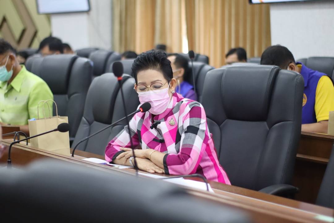 จังหวัดมหาสารคาม ระดมสรรพกำลังแก้ไขปัญหาความยากจนในทุกมิติ จัดประชุมคณะกรรมการบริหารศูนย์อำนวยการขจัดความยากจนและพัฒนาคนทุกช่วงวัยอย่างยั่งยืน ตามหลักปรัชญาของเศรษฐกิจพอเพียง