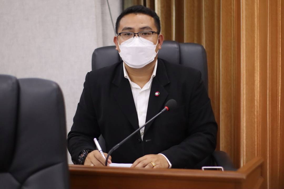 จังหวัดมหาสารคาม ระดมสรรพกำลังแก้ไขปัญหาความยากจนในทุกมิติ จัดประชุมคณะกรรมการบริหารศูนย์อำนวยการขจัดความยากจนและพัฒนาคนทุกช่วงวัยอย่างยั่งยืน ตามหลักปรัชญาของเศรษฐกิจพอเพียง