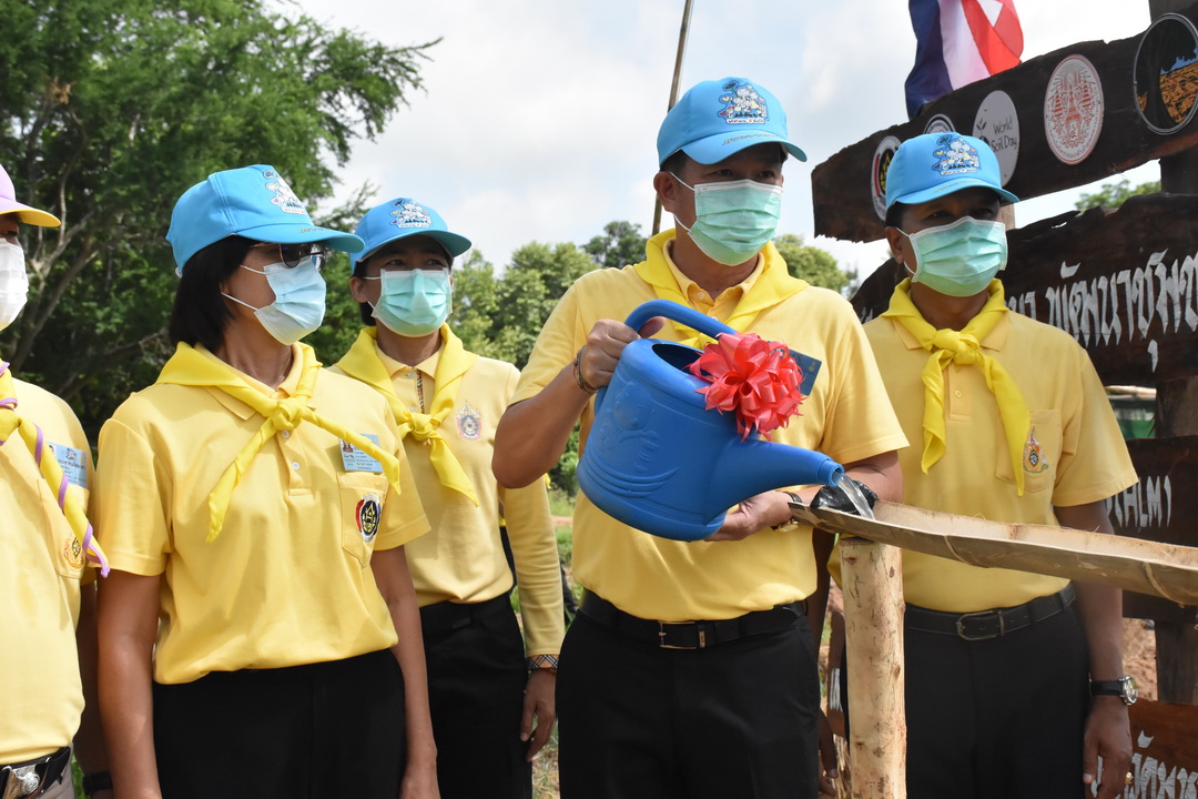 พ่อเมืองมหาสารคาม นำประชาชนจิตอาสาจัดกิจกรรม “จิตอาสาพัฒนาชุมชนเอามื้อสามัคคี” เพื่อเฉลิมพระเกียรติเนื่องในโอกาสมหามงคลเฉลิมพระชนมพรรษา พระบาทสมเด็จพระปรเมนทรรามาธิบดีศรีสินทรมหาวชิราลงกรณ พระวชิรเกล้าเจ้าอยู่หัว