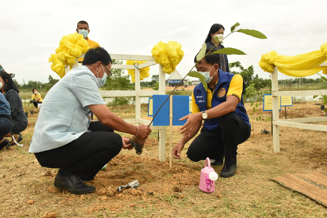 บริษัท ประชารัฐรักสามัคคีมหาสารคามฯ บูรณาการทำงานทุกภาคส่วน จัดกิจกรรม “ปลูกป่าปล่อยปลา” เฉลิมพระเกียรติเนื่องในโอกาสมหามงคลเฉลิมพระชนมพรรษา พระบาทสมเด็จพระปรเมนทรรามาธิบดีศรีสินทร มหาวชิราลงกรณพระวชิรเกล้าเจ้าอยู่หัว