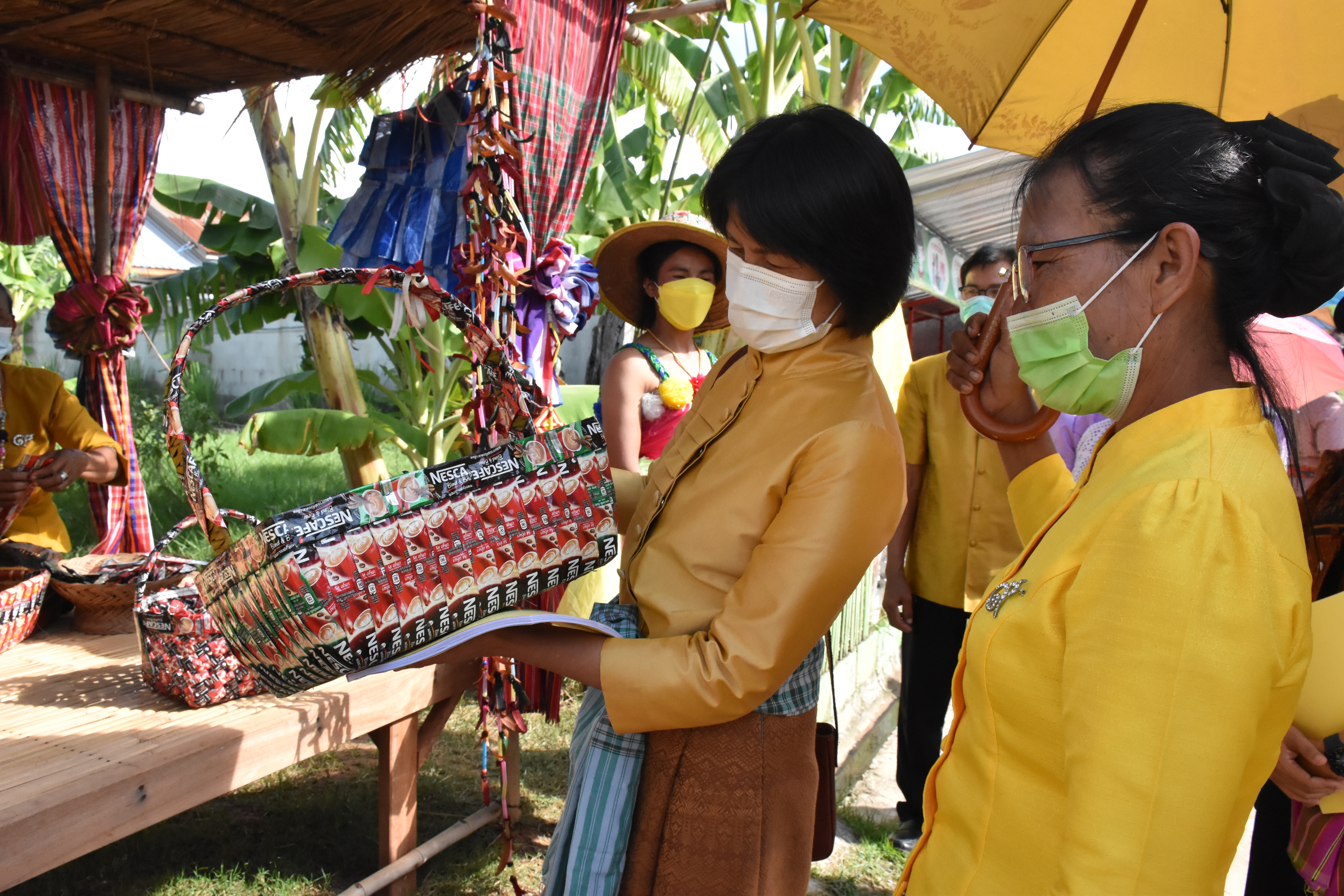 จังหวัดมหาสารคาม ลงพื้นที่ประกวดหมู่บ้านเศรษฐกิจพอเพียง “อยู่เย็น เป็นสุข” ดีเด่น ระดับจังหวัด ประจำปี 2564