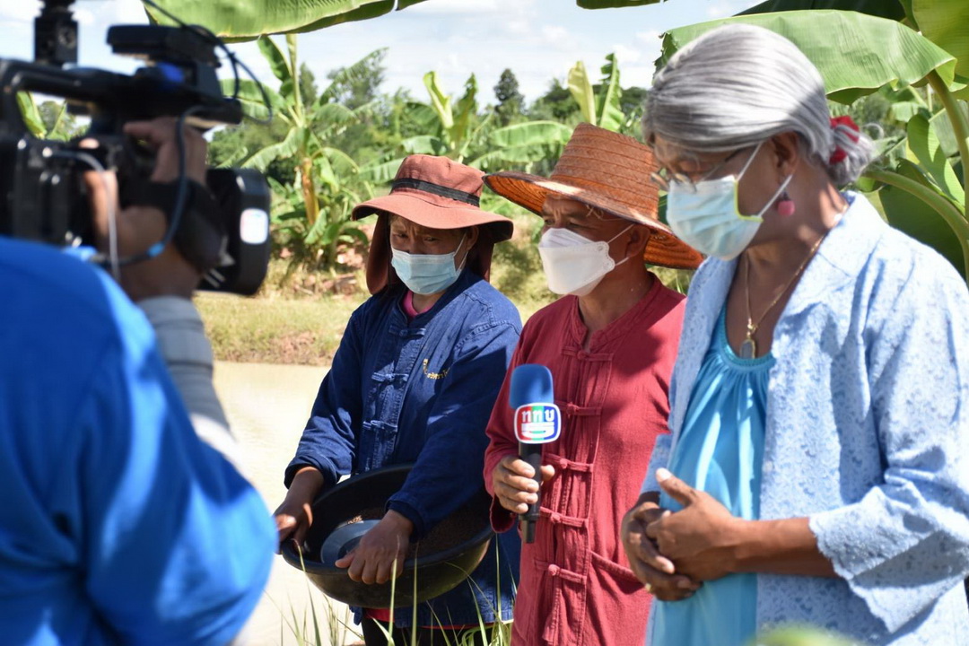 พช.มหาสารคาม ร่วมถ่ายทำรายการ “ประเด็นเด่น สุดสัปดาห์” และ รายการ “เศรษฐีบ้านทุ่ง” ออกอากาศทางช่อง ททบ. 5 เพื่อประชาสัมพันธ์งาน “โคก หนอง นา พัฒนาชุมชน”