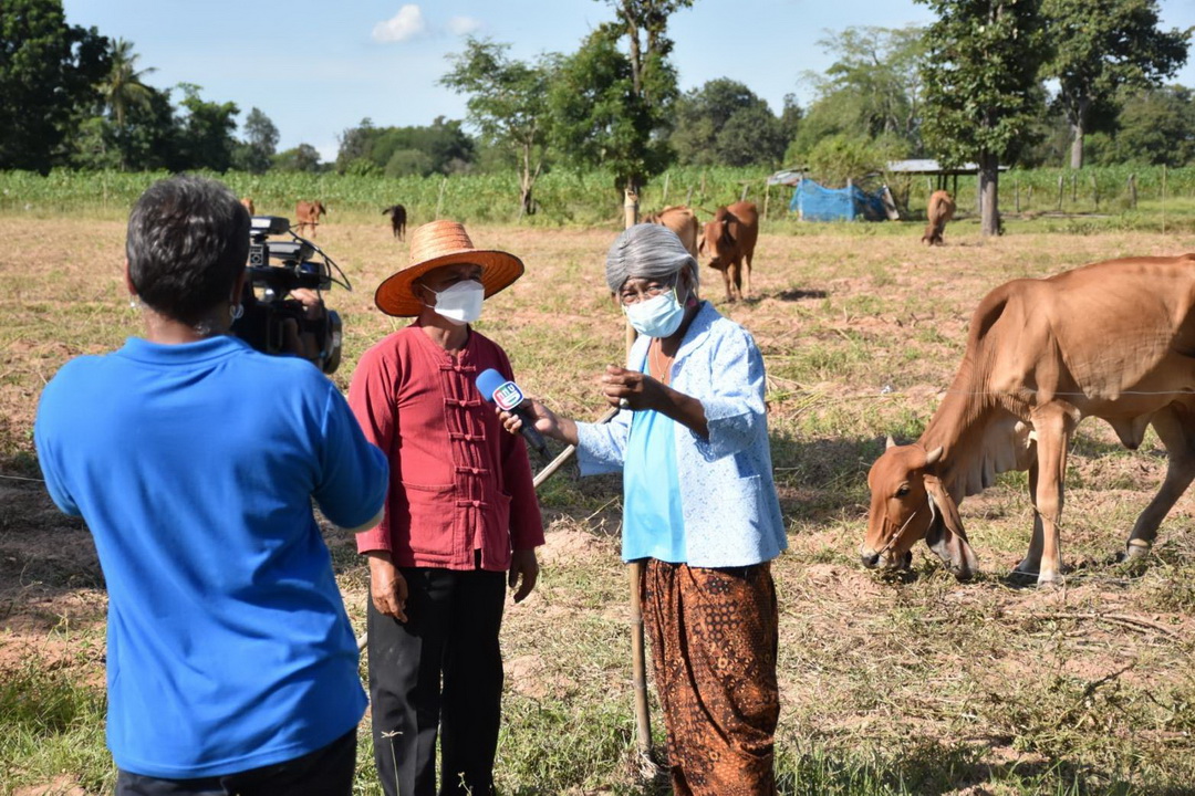 พช.มหาสารคาม ร่วมถ่ายทำรายการ “ประเด็นเด่น สุดสัปดาห์” และ รายการ “เศรษฐีบ้านทุ่ง” ออกอากาศทางช่อง ททบ. 5 เพื่อประชาสัมพันธ์งาน “โคก หนอง นา พัฒนาชุมชน”