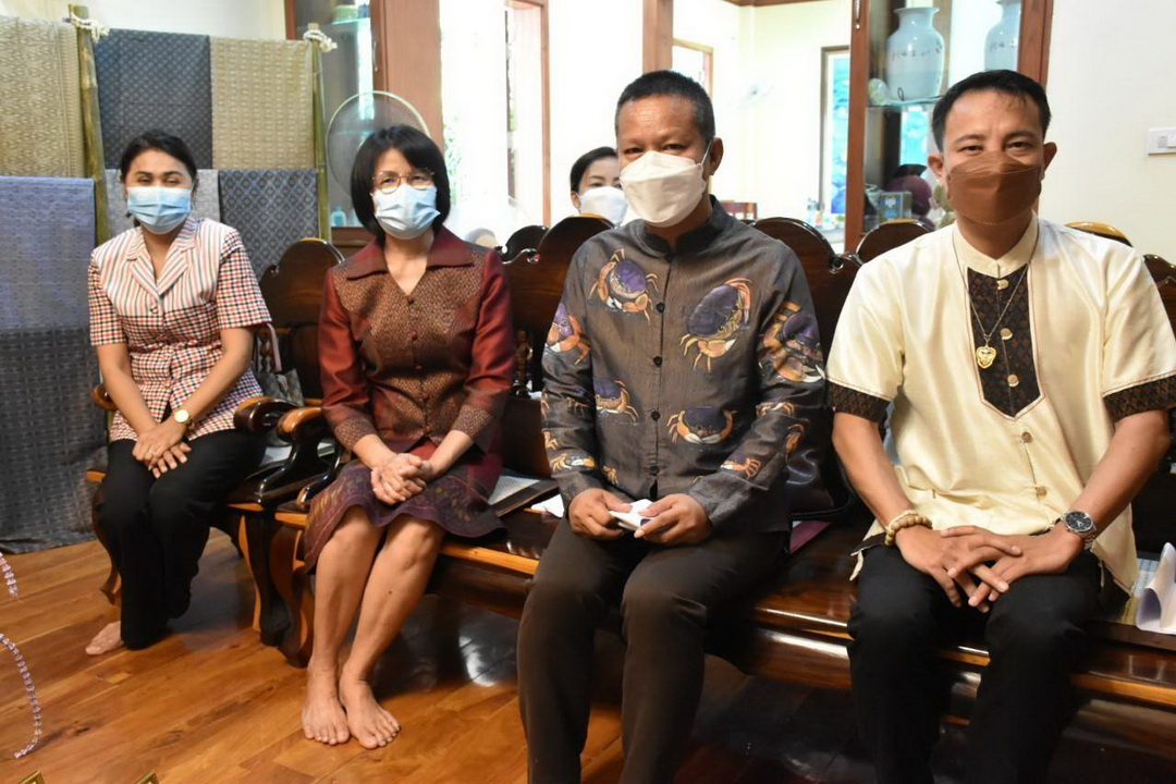 พช.มหาสารคาม นำกลุ่มอีสานไหมงามร้อยแก่นสารสินธ์ุ โชว์ภูมิปัญญาสู่นวัตกรรมอันล้ำค่า ในการประกวดและเผยแพร่ผลการดำเนินงานเครือข่ายองค์ความรู้ KBO ประจำปี 2564