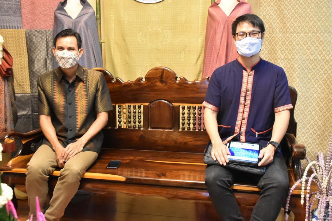 พช.มหาสารคาม นำกลุ่มอีสานไหมงามร้อยแก่นสารสินธ์ุ โชว์ภูมิปัญญาสู่นวัตกรรมอันล้ำค่า ในการประกวดและเผยแพร่ผลการดำเนินงานเครือข่ายองค์ความรู้ KBO ประจำปี 2564
