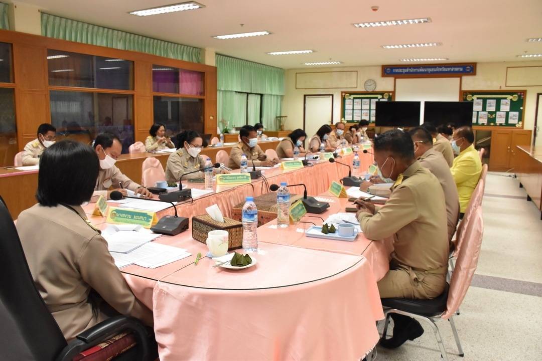 พช.มหาสารคาม ประชุมประจำเดือนสำนักงานพัฒนาชุมชนจังหวัดมหาสารคาม เพื่อสรุปผลการดำเนินงาน และติดตามเร่งรัดงานในไตรมาสสุดท้าย ประจำปีงบประมาณ 2564