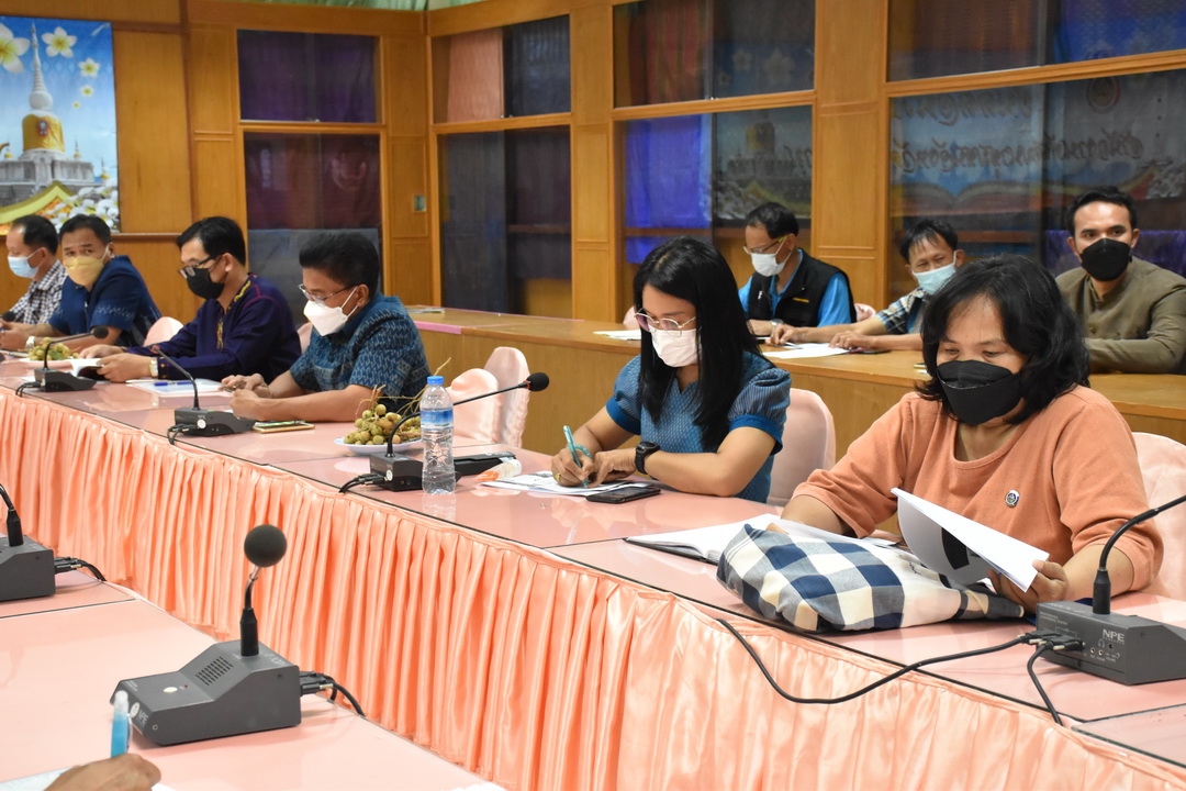 พช.มหาสารคาม ร่วมประชุมสร้างความเข้าใจ ขับเคลื่อนโครงการเสริมสร้างและพัฒนาผู้นำการเปลี่ยนแปลง ลุยสร้าง “ตู้ยาข้างบ้าน ตู้อาหารข้างครัว” ผ่านระบบ  Zoom Cloud Meeting