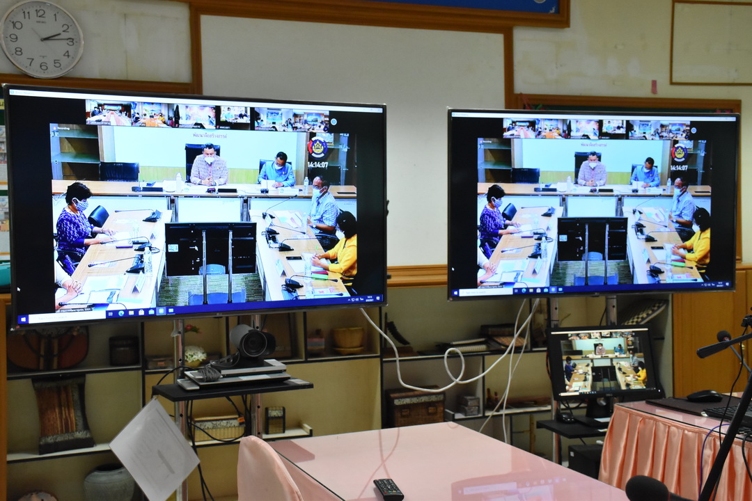 พช.มหาสารคาม ร่วมประชุมสร้างความเข้าใจ ขับเคลื่อนโครงการเสริมสร้างและพัฒนาผู้นำการเปลี่ยนแปลง ลุยสร้าง “ตู้ยาข้างบ้าน ตู้อาหารข้างครัว” ผ่านระบบ  Zoom Cloud Meeting