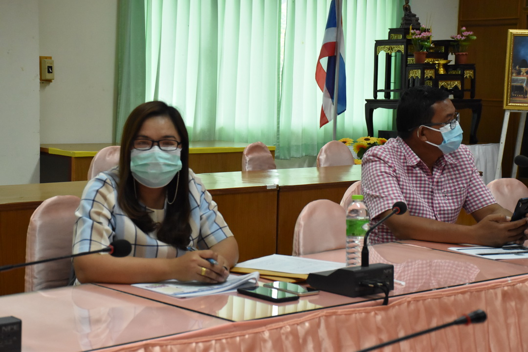 พช.มหาสารคาม ร่วมประชุมสร้างความเข้าใจ ขับเคลื่อนโครงการเสริมสร้างและพัฒนาผู้นำการเปลี่ยนแปลง ลุยสร้าง “ตู้ยาข้างบ้าน ตู้อาหารข้างครัว” ผ่านระบบ  Zoom Cloud Meeting