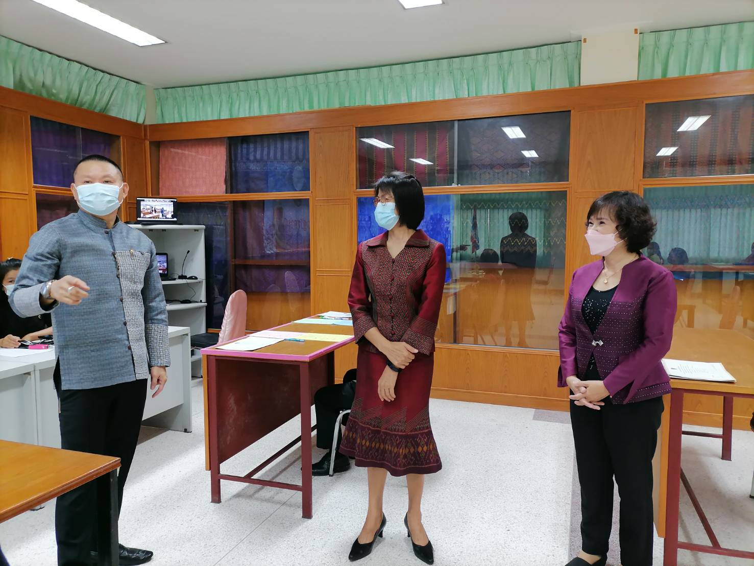 พช.มหาสารคาม จัดสอบประเมินความรู้ความสามารถทางวิชาการ (สอบข้อเขียน) ในการคัดเลือกบุคคลเข้ารับการประเมินผลงานเพื่อเลื่อนขึ้นแต่งตั้งให้ดำรงตำแหน่ง สำหรับผู้ปฏิบัติงานที่มีประสบการณ์ ประเภทวิชาการ ระดับชำนาญการพิเศษ ตำแหน่งผู้อำนวยการกลุ่มงานประสานและสนับสนุนการบริหารพัฒนาชุมชน (นักวิชาการพัฒนาชุมชนชำนาญการพิเศษ) กรมการพัฒนาชุมชน ประจำปีงบประมาณ พ.ศ.2564