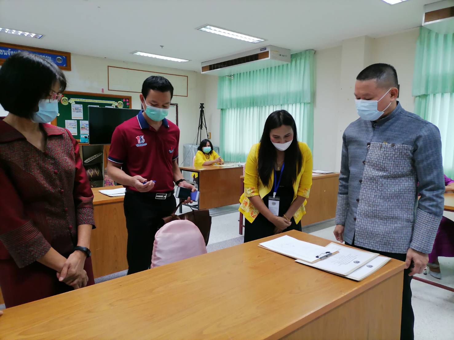 พช.มหาสารคาม จัดสอบประเมินความรู้ความสามารถทางวิชาการ (สอบข้อเขียน) ในการคัดเลือกบุคคลเข้ารับการประเมินผลงานเพื่อเลื่อนขึ้นแต่งตั้งให้ดำรงตำแหน่ง สำหรับผู้ปฏิบัติงานที่มีประสบการณ์ ประเภทวิชาการ ระดับชำนาญการพิเศษ ตำแหน่งผู้อำนวยการกลุ่มงานประสานและสนับสนุนการบริหารพัฒนาชุมชน (นักวิชาการพัฒนาชุมชนชำนาญการพิเศษ) กรมการพัฒนาชุมชน ประจำปีงบประมาณ พ.ศ.2564