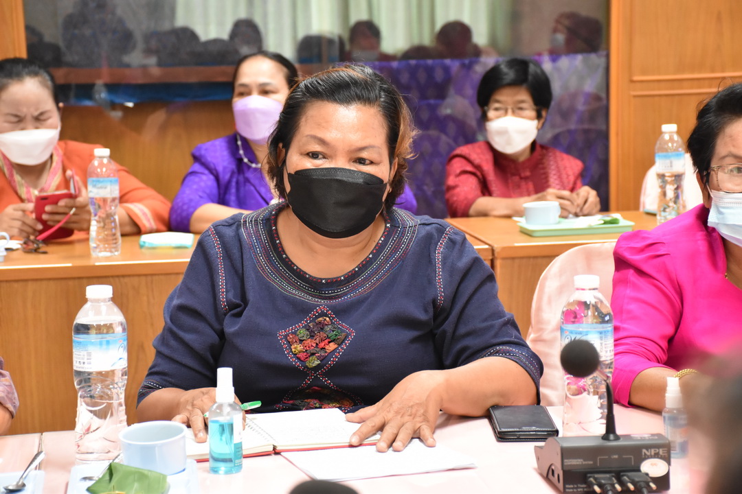 พช.มหาสารคาม ประชุมผู้แทนคณะกรรมการพัฒนาสตรีอำเภอ (กพสอ.) เพื่อสรรหาสตรีที่ทำประโยชน์ในด้านการพัฒนาสตรีของจังหวัด