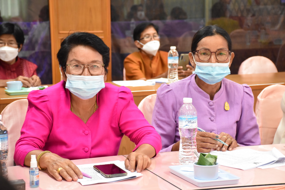 พช.มหาสารคาม ประชุมผู้แทนคณะกรรมการพัฒนาสตรีอำเภอ (กพสอ.) เพื่อสรรหาสตรีที่ทำประโยชน์ในด้านการพัฒนาสตรีของจังหวัด