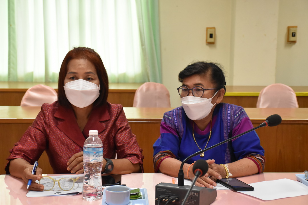 พช.มหาสารคาม ประชุมผู้แทนคณะกรรมการพัฒนาสตรีอำเภอ (กพสอ.) เพื่อสรรหาสตรีที่ทำประโยชน์ในด้านการพัฒนาสตรีของจังหวัด