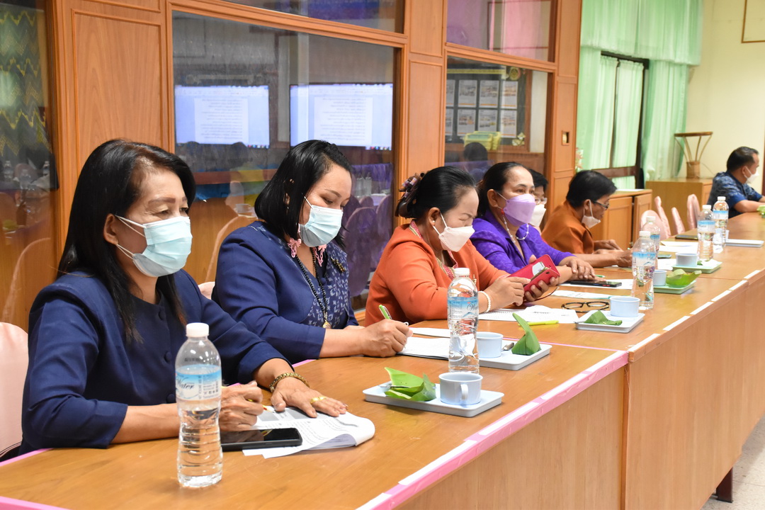 พช.มหาสารคาม ประชุมผู้แทนคณะกรรมการพัฒนาสตรีอำเภอ (กพสอ.) เพื่อสรรหาสตรีที่ทำประโยชน์ในด้านการพัฒนาสตรีของจังหวัด
