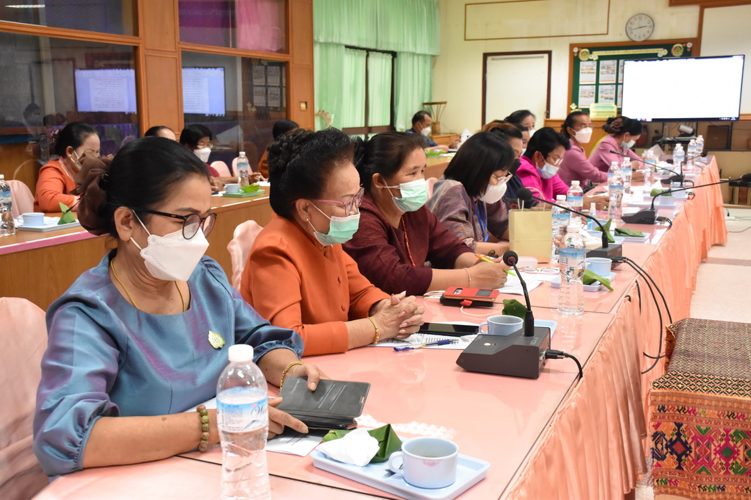 พช.มหาสารคาม ประชุมผู้แทนคณะกรรมการพัฒนาสตรีอำเภอ (กพสอ.) เพื่อสรรหาสตรีที่ทำประโยชน์ในด้านการพัฒนาสตรีของจังหวัด
