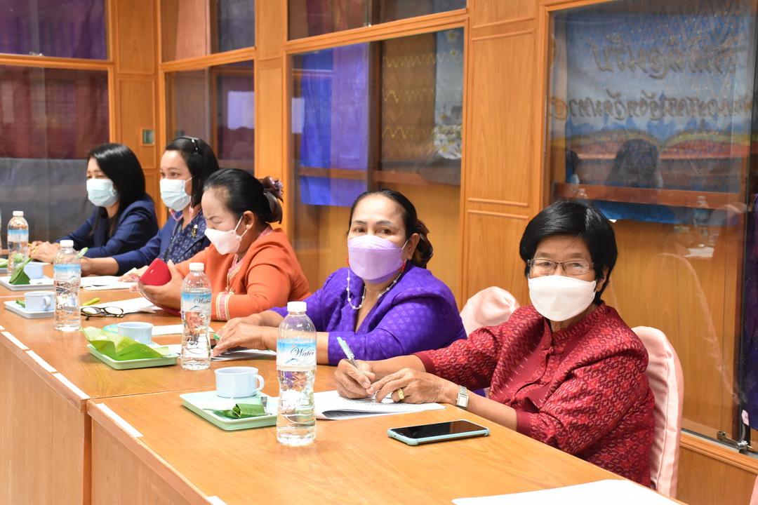 พช.มหาสารคาม ประชุมผู้แทนคณะกรรมการพัฒนาสตรีอำเภอ (กพสอ.) เพื่อสรรหาสตรีที่ทำประโยชน์ในด้านการพัฒนาสตรีของจังหวัด