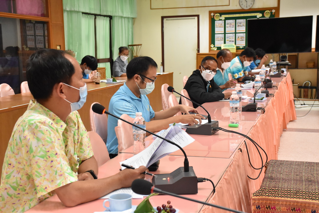 คณะกรรมการเครือข่ายกองทุนแม่ของแผ่นดินจังหวัดมหาสารคาม ประชุมเข้มพิจารณาโครงการส่งเสริมและพัฒนาอาชีพเพื่อการป้องกันและแก้ไขปัญหายาเสพติดในหมู่บ้านชุมชน