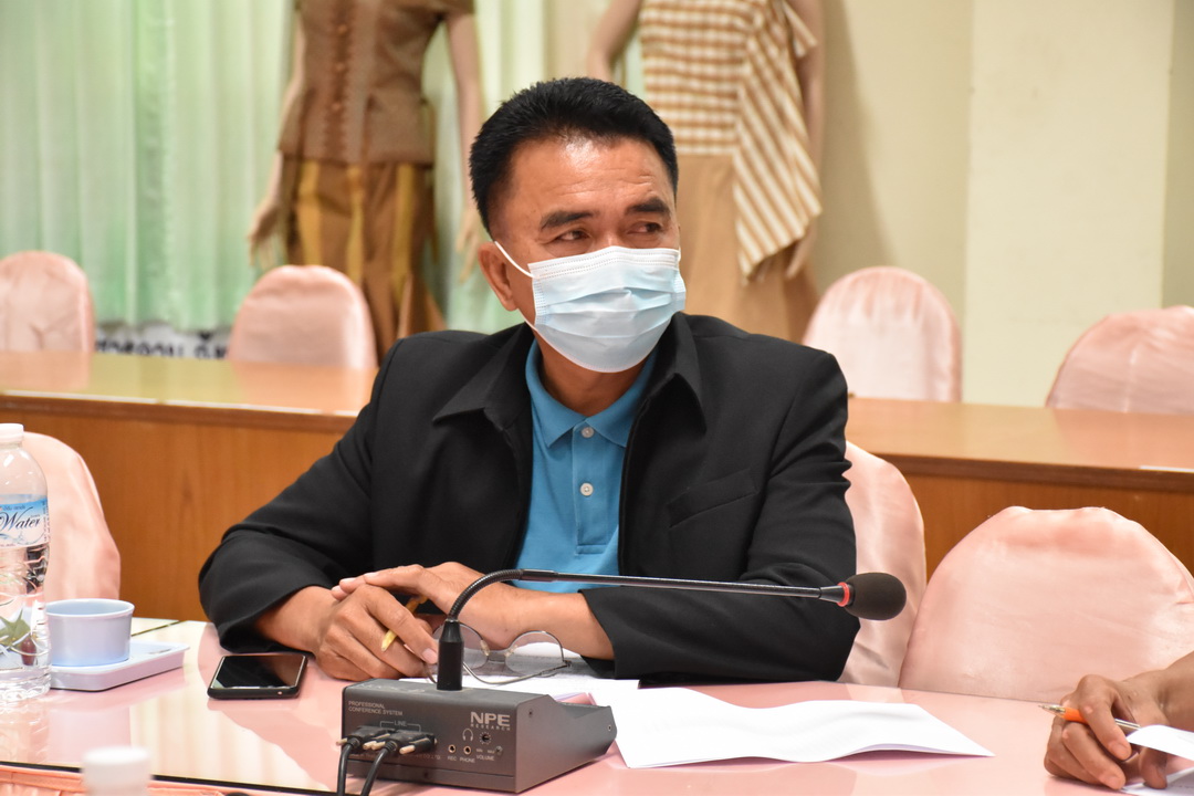 คณะกรรมการเครือข่ายกองทุนแม่ของแผ่นดินจังหวัดมหาสารคาม ประชุมเข้มพิจารณาโครงการส่งเสริมและพัฒนาอาชีพเพื่อการป้องกันและแก้ไขปัญหายาเสพติดในหมู่บ้านชุมชน