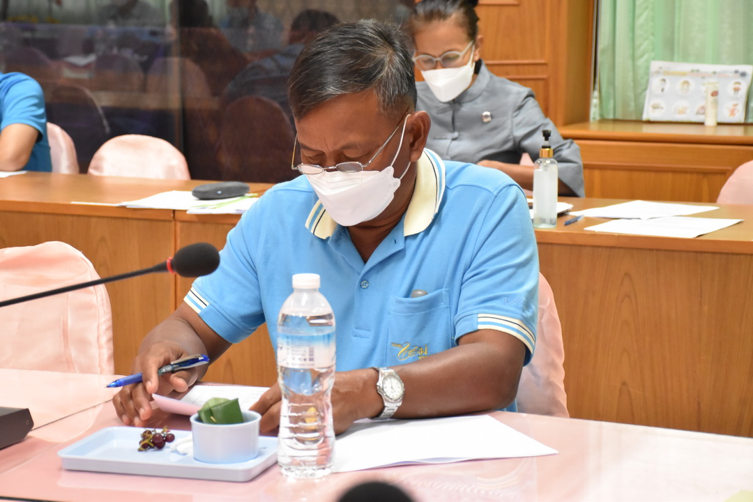 คณะกรรมการเครือข่ายกองทุนแม่ของแผ่นดินจังหวัดมหาสารคาม ประชุมเข้มพิจารณาโครงการส่งเสริมและพัฒนาอาชีพเพื่อการป้องกันและแก้ไขปัญหายาเสพติดในหมู่บ้านชุมชน