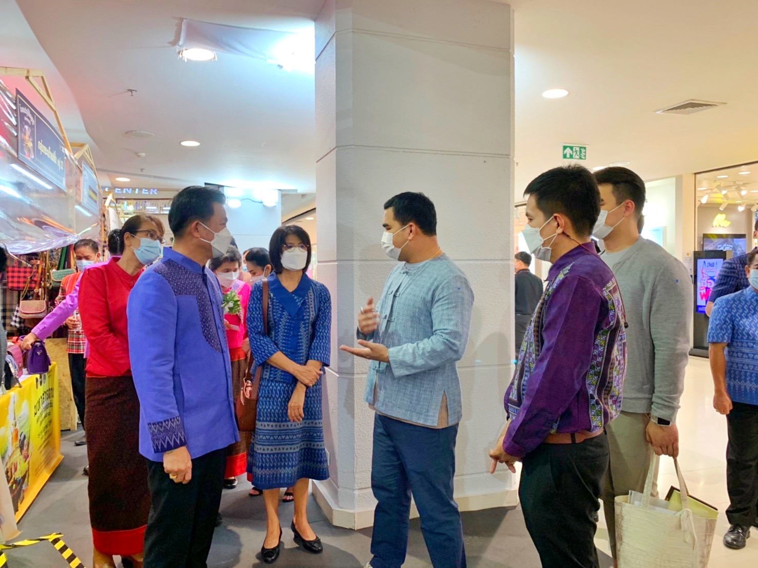 พช.จังหวัดมหาสารคามร่วมพิธีเปิดโครงการตามแผนปฏิบัติราชการประจำปีของกลุ่มจังหวัดภาคตะวันออกเฉียงเหนือตอนกลาง ประจำปีงบประมาณ พ.ศ.2564 โครงการยกระดับผลิตภัณฑ์ชุมชนให้ได้มาตรฐานกิจกรรมการจัดแสดงและจำหน่ายผลิตภัณฑ์ OTOP งาน”มหาสารคาม ร้อยแก่นสารสินธุ์ ดินแดนแห่งความสุข”